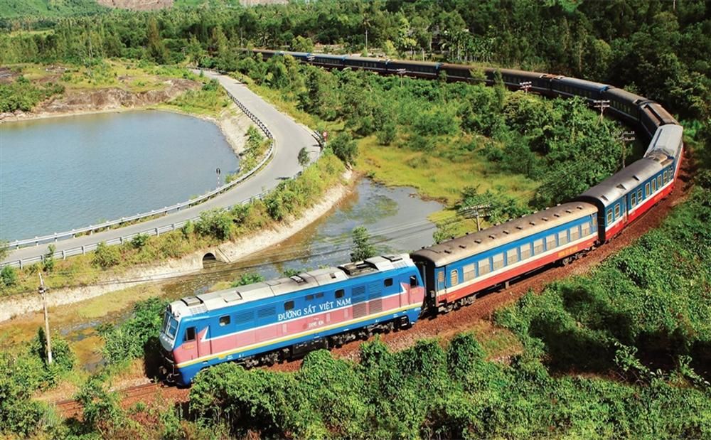 Du khách có thể lựa chọn phương tiện tàu hỏa để tới với Mũi Né
